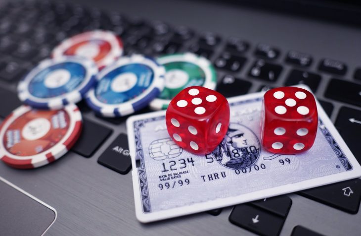 Ralph Caputo propose aux fournisseurs de jeux d&rsquo;argent en ligne de demander une licence de casino complète